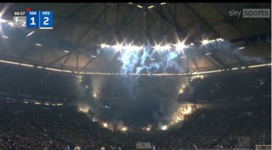 关于沙尔克主场大败,球迷痛心疾首呼唤复兴的信息 关于沙尔克主场大败,球迷痛心疾首呼唤复兴的信息