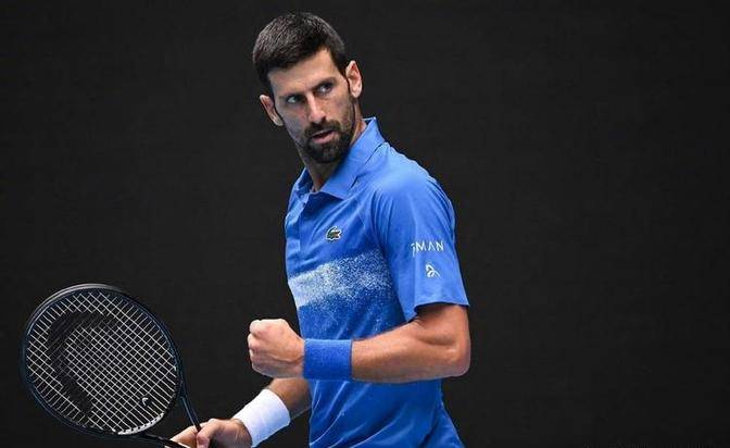 德约科维奇回归赛场，赛事规则更新首场状态亮眼，巴黎圣日耳曼观众沸腾！