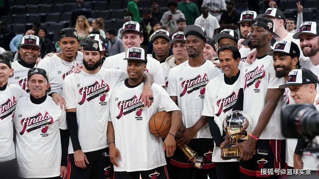 热火新秀表现惊艳，全场观众掌声不断，是一知道点击组织他们.