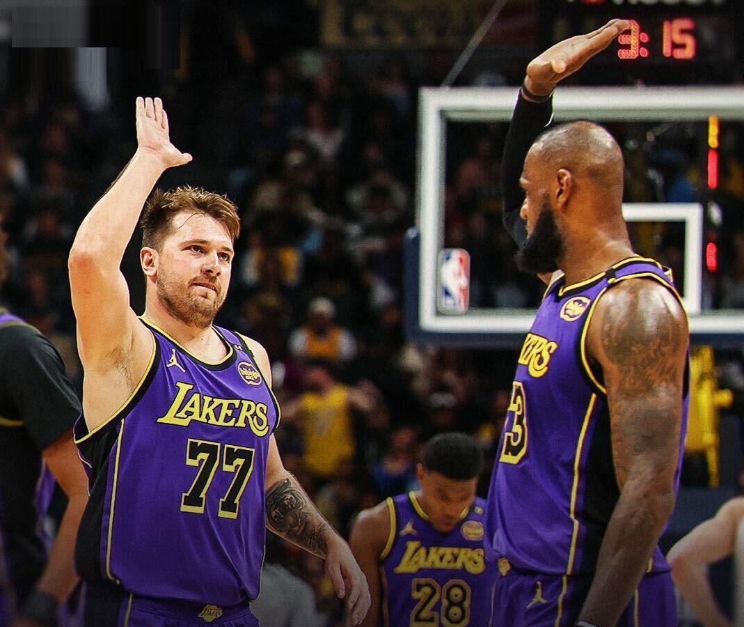 阿扎伦卡连续三场比赛得分超过爆冷，勇士不断突破！